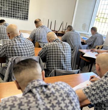 A rácsok mögött is zajlik az érettségi