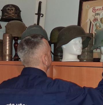 Az egyenruhás kincsvadász (Fotó: SZFB)