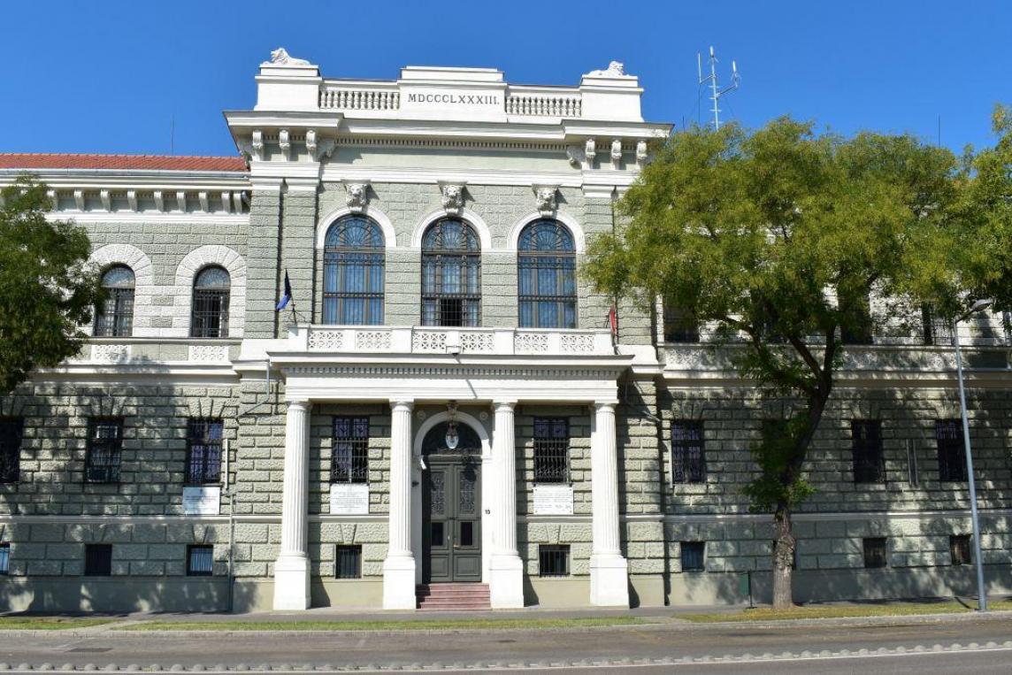 Nyakon csípte a bolti szarkát a Szegedi Fegyház és Börtön felügyelője