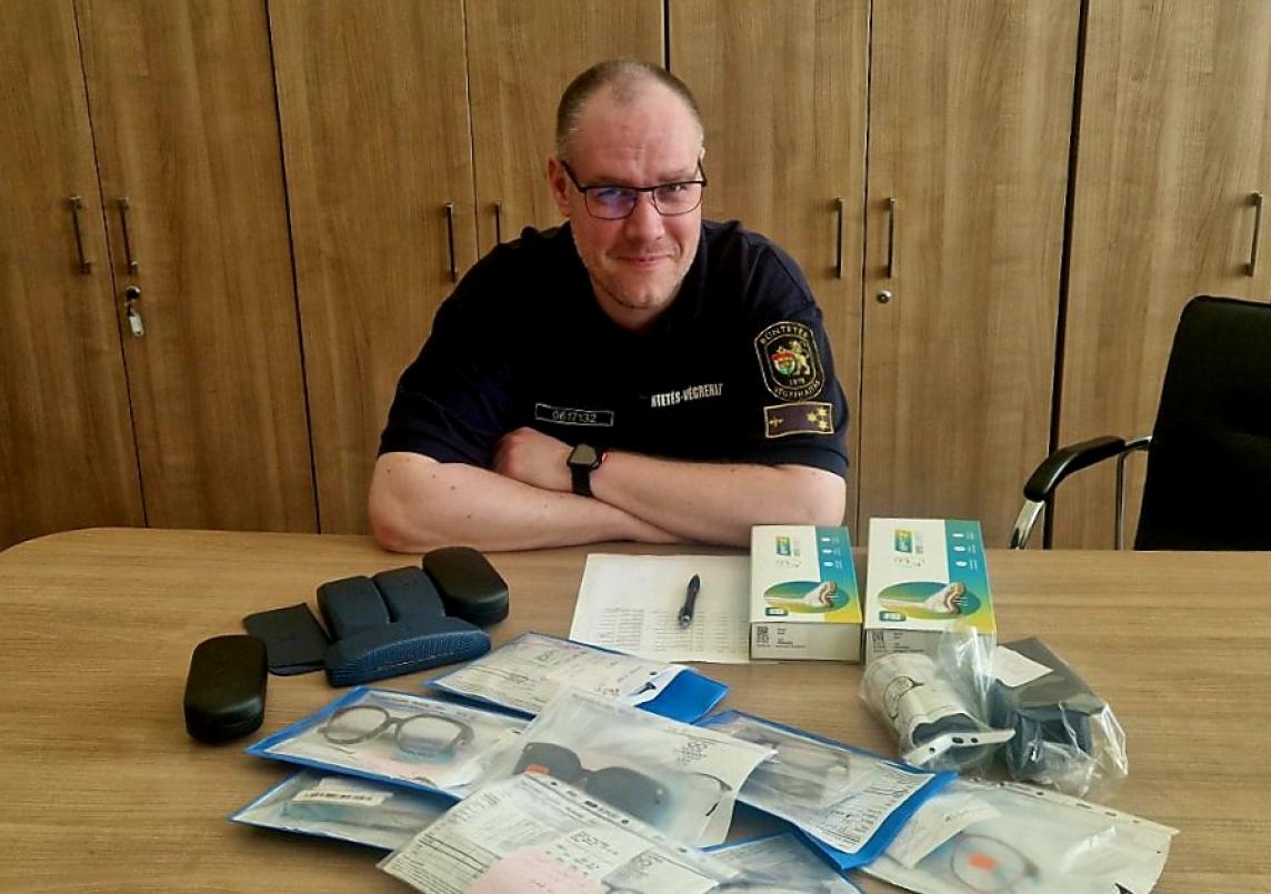 Megérkeztek a megrendelt szemüvegek és talpbetétek