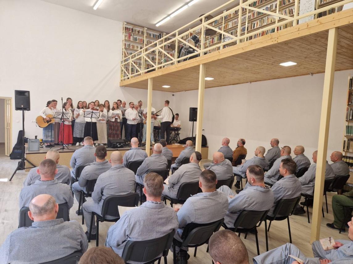 Zene, Hit és Reintegráció: A Magyar Evangéliumi Börtönmisszió Programja