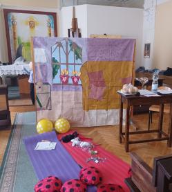 A színdarab díszlete