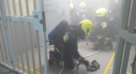 Tűzoltók gyakorlatoztak a pécsi börtönben