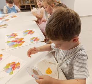 Tíz kisgyermek búcsúzik a Böri Bölcsitől
