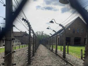 fotó: Lénárt Zsolt FBÖ, az Auschwitz I. tábor kettős szögesdrót védelme