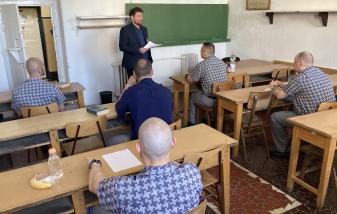 Érettségi a rácsok mögött
