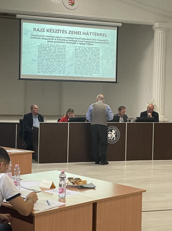 Pálhalma vetélkedő Forrás: PLHM