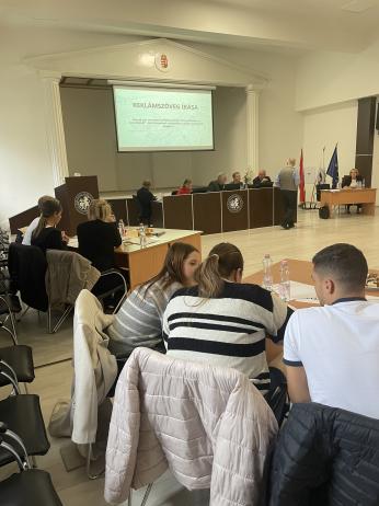 Pálhalma vetélkedő Forrás: PLHM