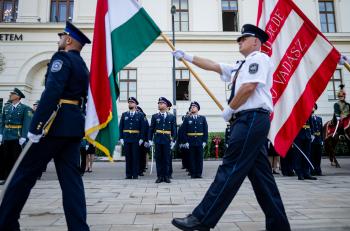 Felavatták az NKE-n 2024-ben végzett tiszteket - Fotó: BvOP