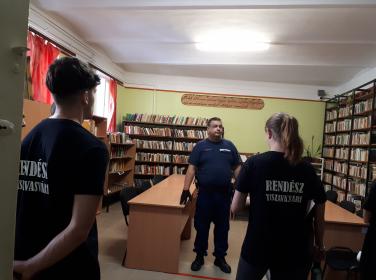 Soltész Zsolt bv. őrmester a körleten történő napi feladatokról beszélt