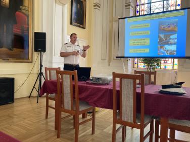 Szabálykövetés és defenzivitás előadás Szegeden
