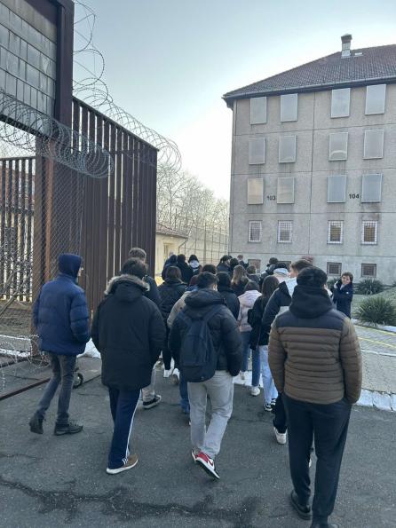 Intézetlátogatáson a Szent Anna Gimnázium