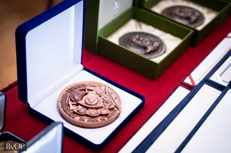 Bv-s sikerek a Jubileumi Tudományünnep záró rendezvényén Bv-s sikerek a Jubileumi Tudományünnep záró rendezvényén