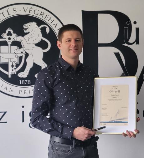 A három csillag az oklevélen azt jelzi, hogy Beke Áron bv. főhadnagy harmadszor került a legjobbak közé