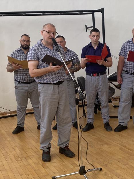 Tudás a falakon innen és a falakon túl