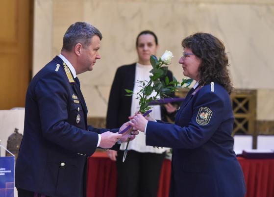 Kovács Henrietta bv. főhadnagy, a Veszprém Vármegyei Büntetés-végrehajtási Intézet kollégája