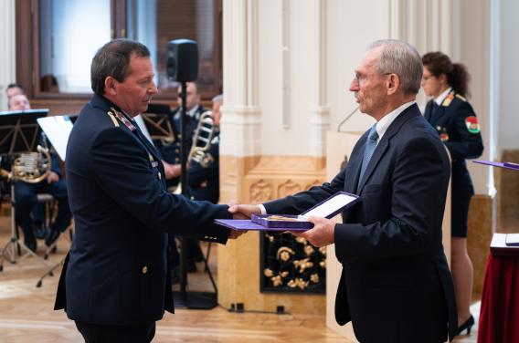 Az év Büntetés-végrehajtási szakembere: Pásztor Sándor címzetes bv. törzszászlós
