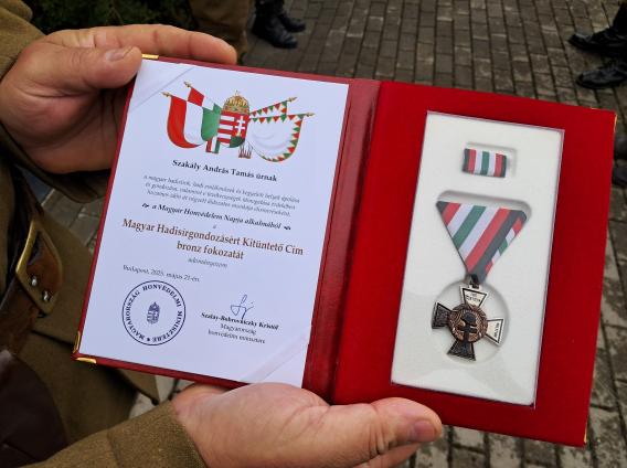 fotó: SFB - Szakály András Magyar Hadisírgondozásért Kitüntető Cím bronzfokozatú kitüntetése