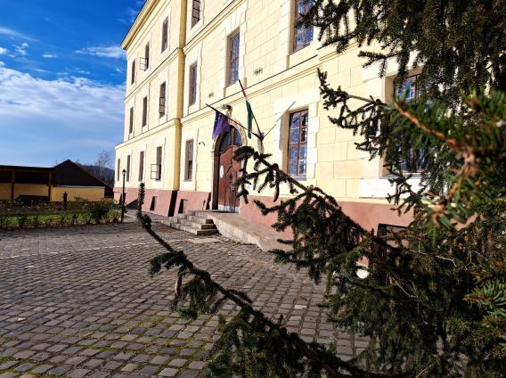 Karácsonyi hangulat a Pálosok terén. Fotó: Márianosztrai Fegyház és Börtön