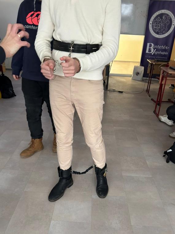 Végzős diákoknál járt a toborzó csapatunk