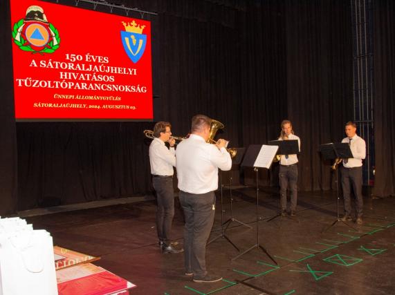 fotó:Tóth István, ünnepi állománygyűlés a sátoraljaújhelyi Latabár Színházban