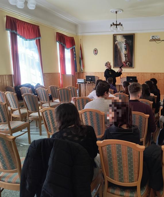 Középiskolások látogatása a Kalocsai Fegyház és Börtönben