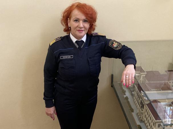 Új országos csúccsal 6 arany egy ezüst és egy bronzérmet szerzett a Csillagbörtön Pusztai Beáta bv. őrnagy