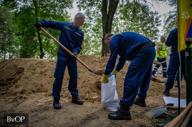 Több száz kollégánk éjt nappallá téve dolgozik a Margit-sziget védelmében