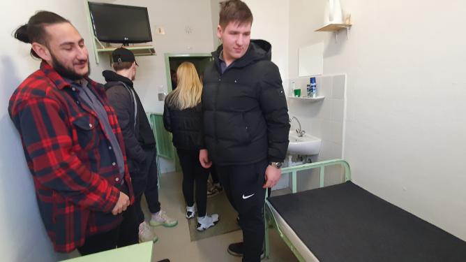A duális képzésben részt vevő diákok a Sopronkőhidai Fegyház és Börtönben Fotó:HES