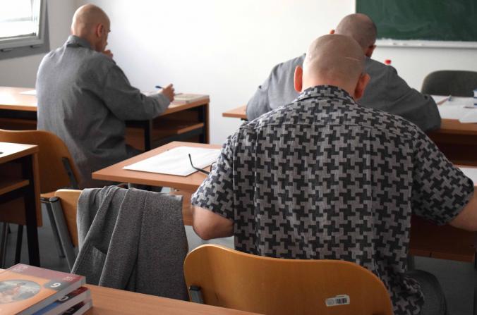 A rácsok mögött is zajlik az érettségi