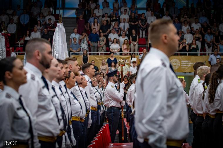 A Ludovika Arénában tartott oklevélátadó ünnepség