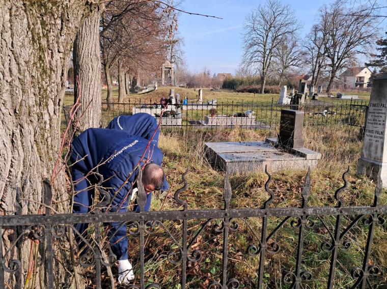 fotó: Sátoraljaújhelyi fegyház és Börtön - a sírkert rendezése