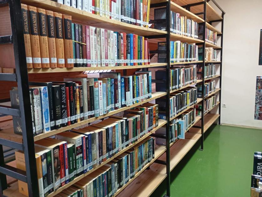 Megújulnak az Állampusztai Országos Büntetés-végrehajtási Intézet fogvatartotti könyvtárai