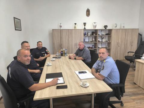 Egyeztető megbeszélés a Tűzoltósággal - fotó: SFB 
