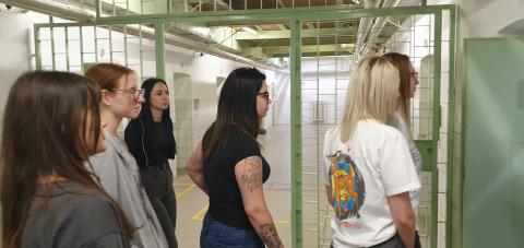 Handleres diákok jártak a börtönben Fotó:HES