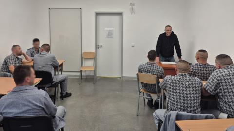Tudásból érték – állományi tag kapcsolódott be a fogvatartottak oktatásába 