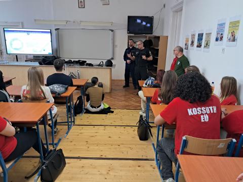 Pályaorientációs nap a Kossuth Technikumban (fotó: SFB) Pályaorientációs nap a Kossuth Technikumban (fotó: SFB)