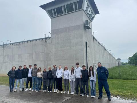 Az Illés Labdarúgó Akadémia Gimnázium és Kollégium diákjai a börtönben