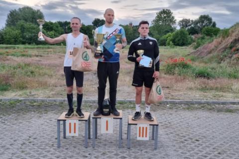 Backyard stílusú futóversenyt nyert meg a Debreceni főfelügyelő 