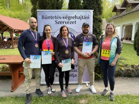 Sikeresen teljesítettek a Terepfutó Bajnokságon a sopronkőhidai fegyőrök