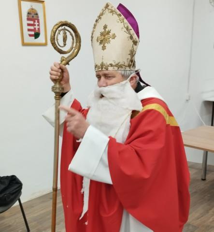 Dr. Kemenes Gábor római katolikus szentmisét tartott a kényszergyógykezelteknek