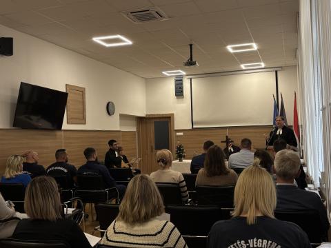 Forrás: BFB Karácsonyi áhítat a Budapesti Fegyház és Börtönben