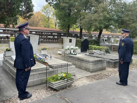 Fekete Október - Hősi halottaira emlékezett a Szegedi Fegyház és Börtön (Fotó: SZFB) Fekete Október - Hősi halottaira emlékezett a Szegedi Fegyház és Börtön (Fotó: SZFB)