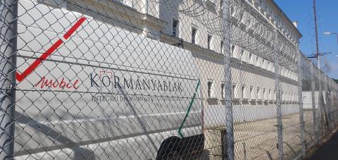Kormányablakbusz a Sopronkőhidai Fegyház és Börtönben Fotó: HES