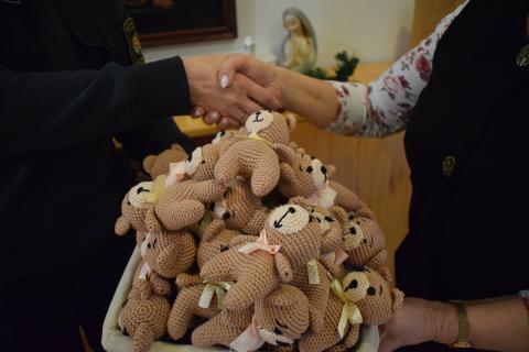 Ajándékok átadása Forrás: KOBVI 