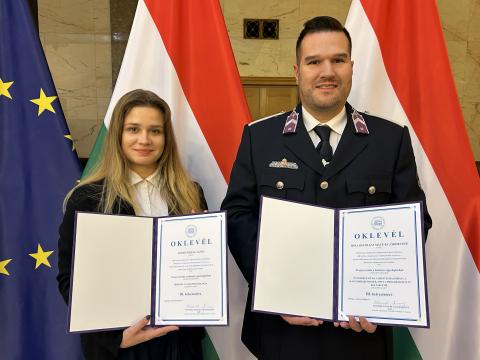 Szabó Zsófia Ágnes és Hollósvölgyi Máté bv. őrmester Fotó: Belügyminisztérium