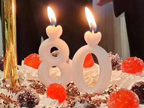 A születésnapi tortagyertyák (fotó: SFB)